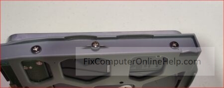 15 - installation mistake - middle screw in hdd tray